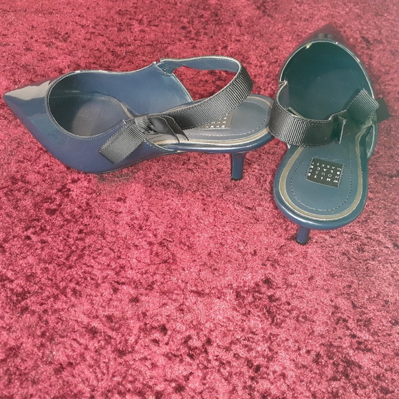 White House Black Market Navy Blue Heels - Picture 12 of 16